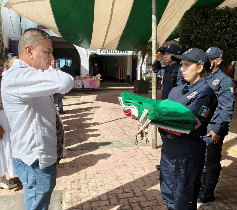 HONORES A LA BANDERA, CONMEMORANDO EL 216 ANIVERSARIO DE LA INDEPENDENCIA.